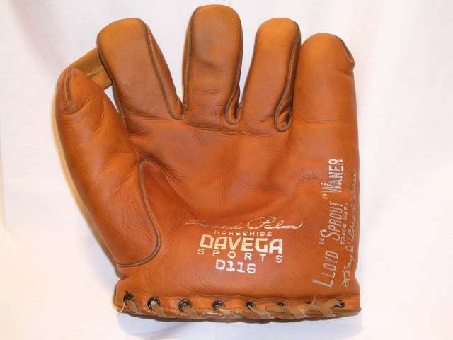 Lloyd Sprout Waner Davega D116 Front